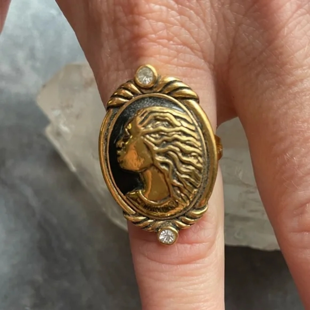 Coreen Simpson ring - Picture 5 of 7
